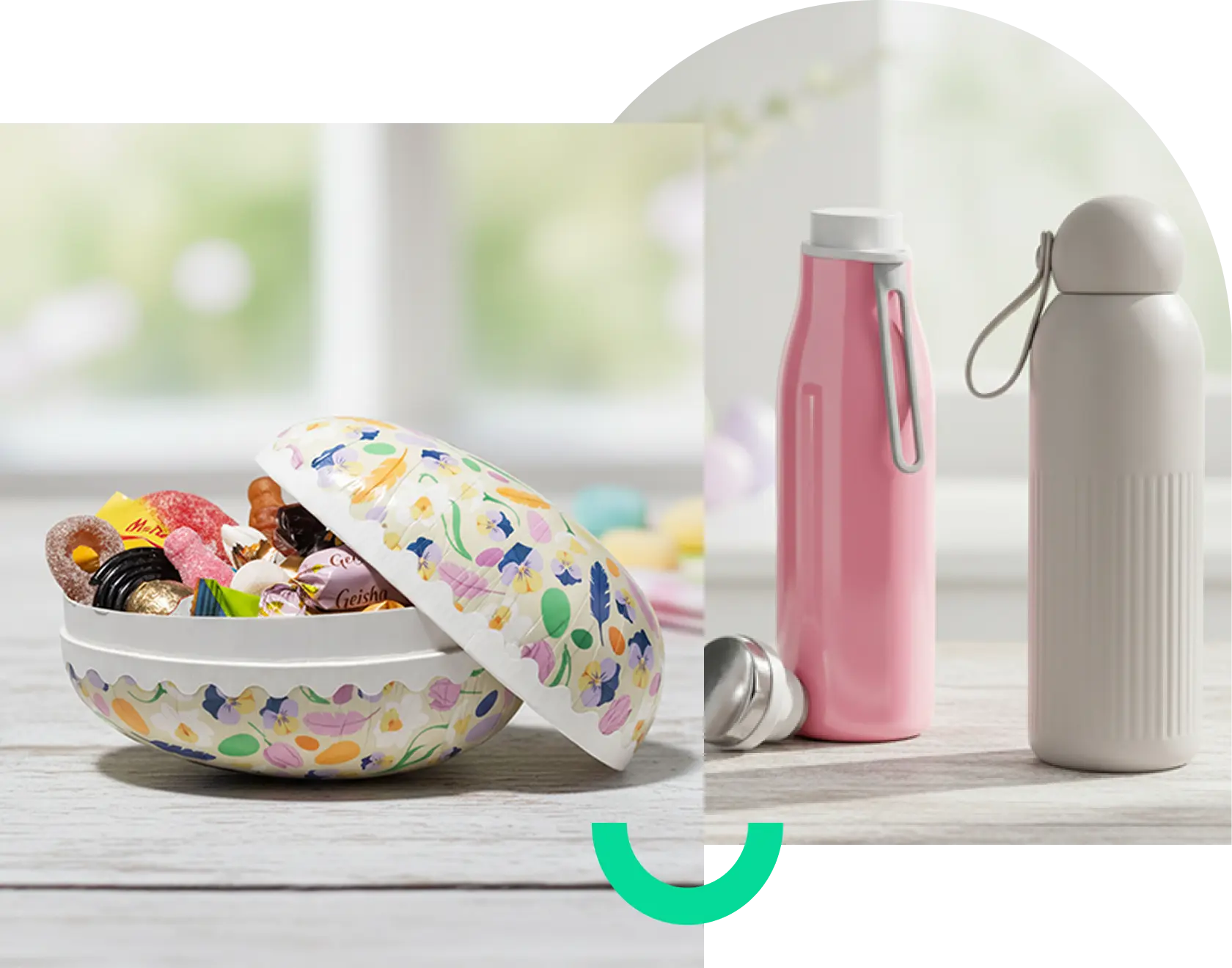 Tv&aring; bilder: ett m&ouml;nstrat p&aring;sk&auml;gg fyllt med godis och tv&aring; vattenflaskor i rosa och gr&aring;tt.